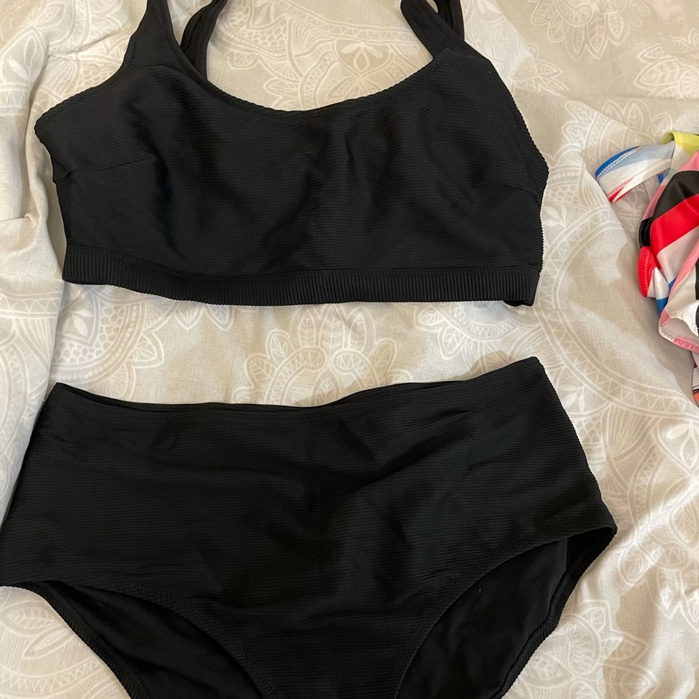 Black bikini